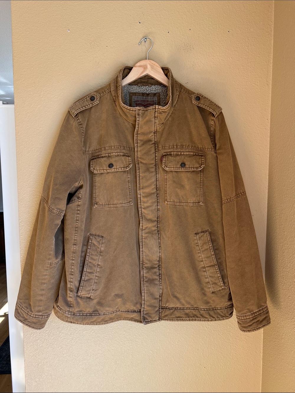 Levi’s Military Jacket in Worker Brown XL